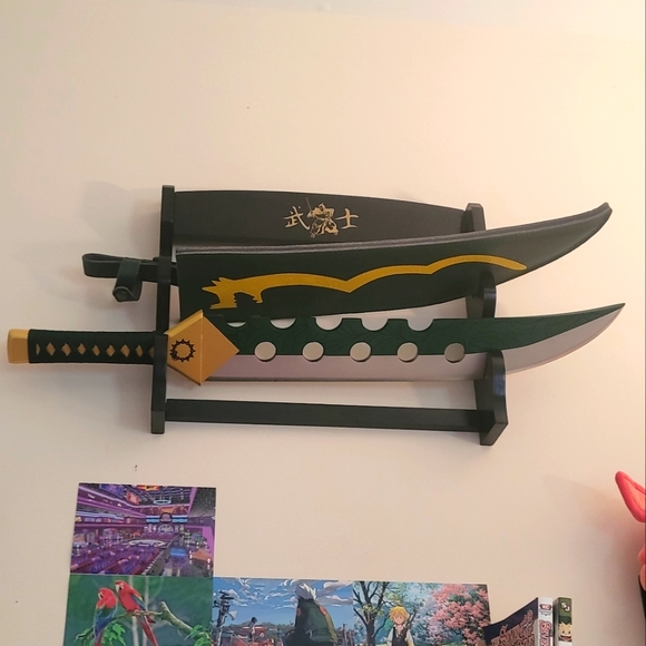 Meliodas wooden sword and wall mount - Picture 1 of 1